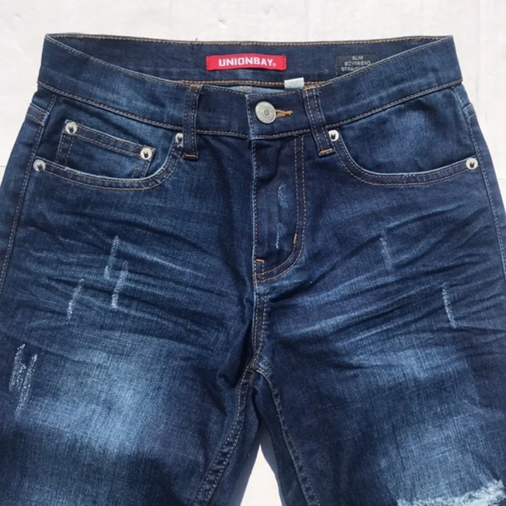 Unionbay distressed jeans slim boyfriend straight‎